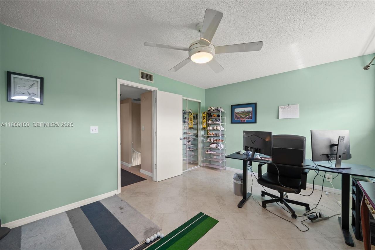 670 Tennis Club Dr, Unit 307, Fort Lauderdale, FL 33311 Photo
