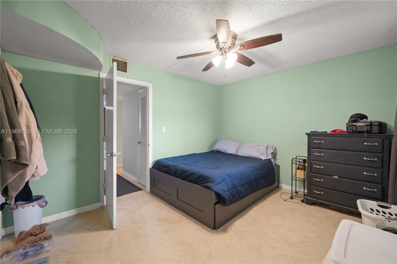 670 Tennis Club Dr, Unit 307, Fort Lauderdale, FL 33311 Photo
