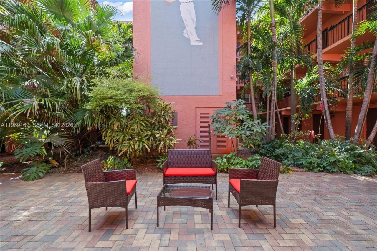 670 Tennis Club Dr, Unit 307, Fort Lauderdale, FL 33311 Photo