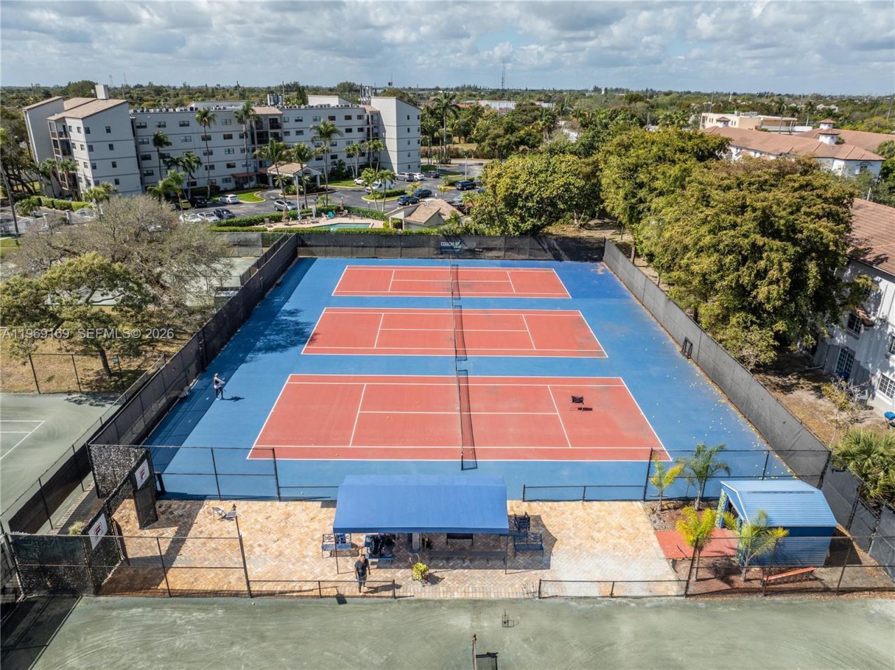 670 Tennis Club Dr, Unit 307, Fort Lauderdale, FL 33311 Photo