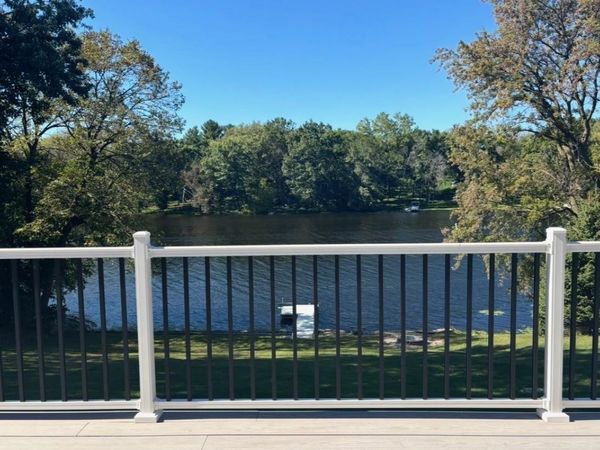 202 Sleepy Hollow Drive, Fall River, WI 53932