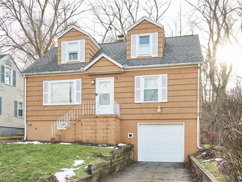 114 Davenport Avenue, Akron, OH 44312 Photo 2