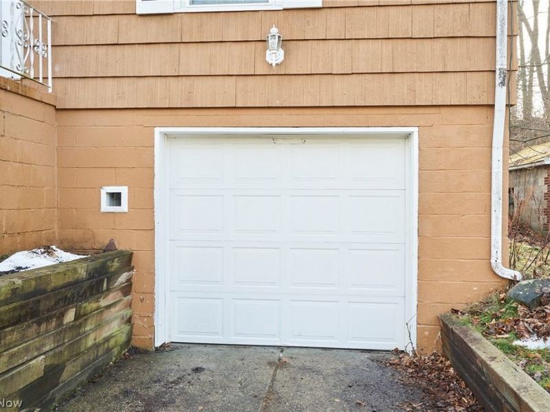 114 Davenport Avenue, Akron, OH 44312 Photo 3