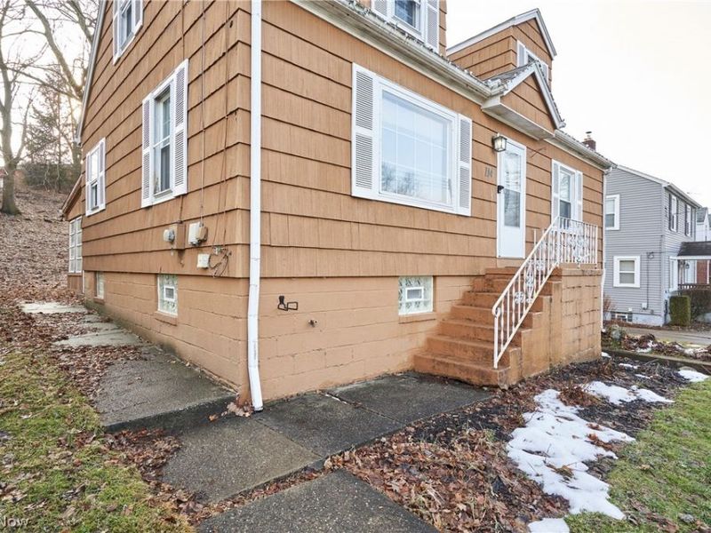 114 Davenport Avenue, Akron, OH 44312 Photo 4