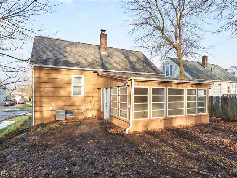 114 Davenport Avenue, Akron, OH 44312 Photo 5