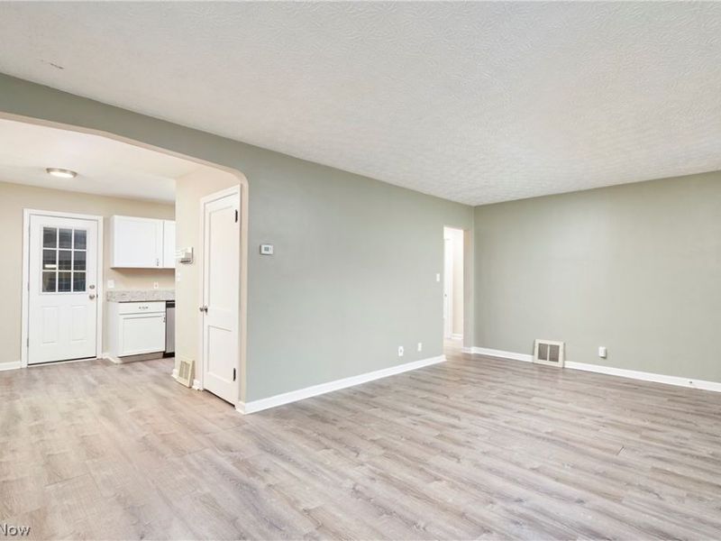 114 Davenport Avenue, Akron, OH 44312 Photo 8