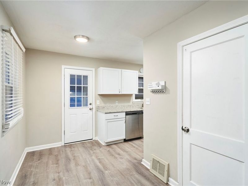 114 Davenport Avenue, Akron, OH 44312 Photo 9