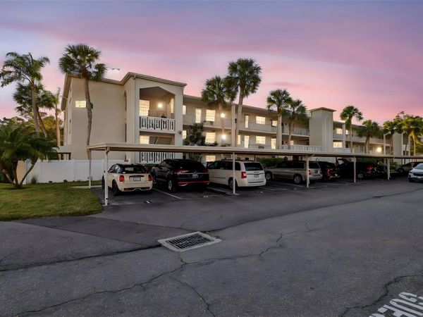 946 VIRGINIA STREET, Unit 201, DUNEDIN, FL 34698