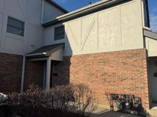 208 Queens Cove, Barrington, IL 60010