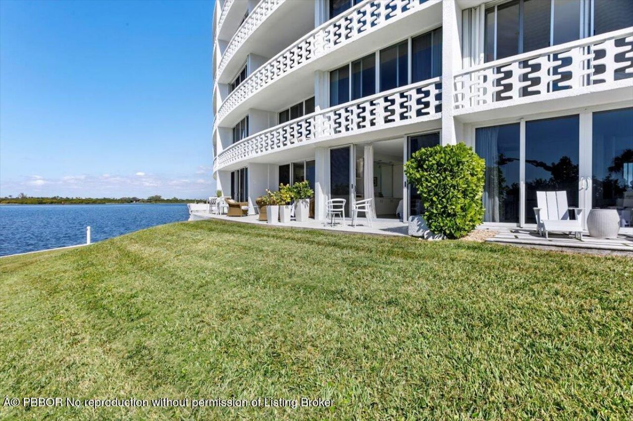 2760 S Ocean Boulevard S, Unit 107, Palm Beach, FL 33480 Photo