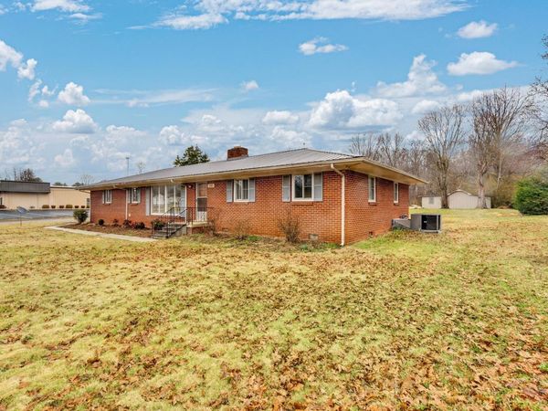 540 4th Ave S, Baxter, TN 38544