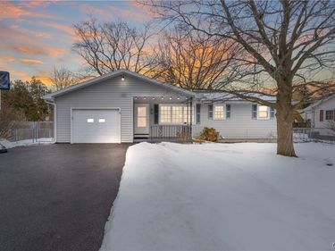 408 Stillwell Circle, East Syracuse, NY 13057