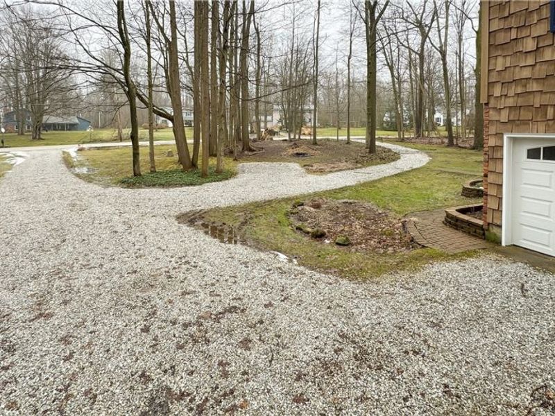 17886 Lost Trail, Chagrin Falls, OH 44023 Photo 3