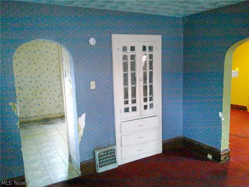 815 Longview Avenue, Akron, OH 44307 Photo 6