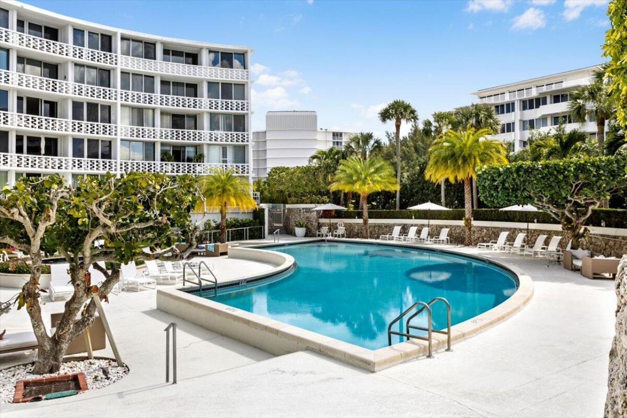 2760 S Ocean Boulevard W, Unit 107, Palm Beach, FL 33480 Photo