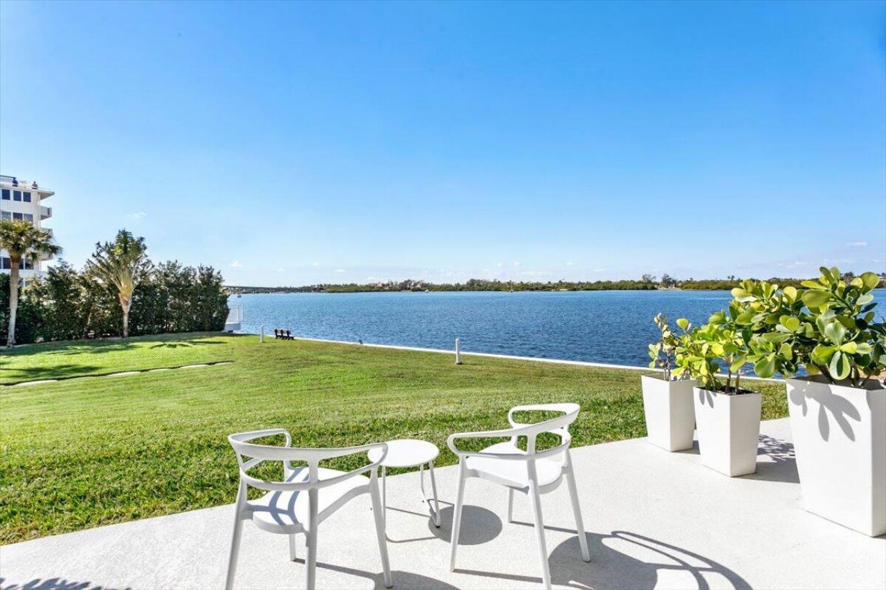 2760 S Ocean Boulevard W, Unit 107, Palm Beach, FL 33480 Photo