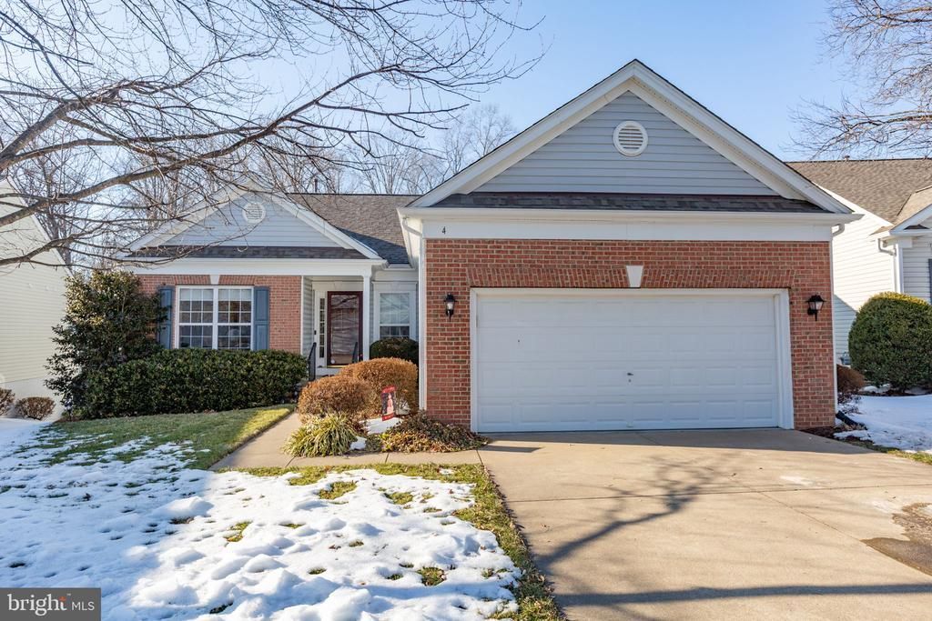 4 Covington Drive, Fredericksburg, VA 22406 Main Photo