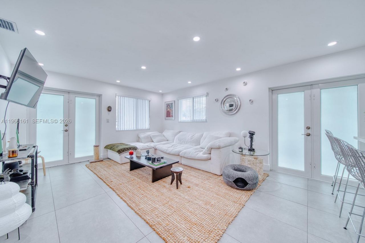 2841 SW 24th Ter, Miami, FL 33145 Photo