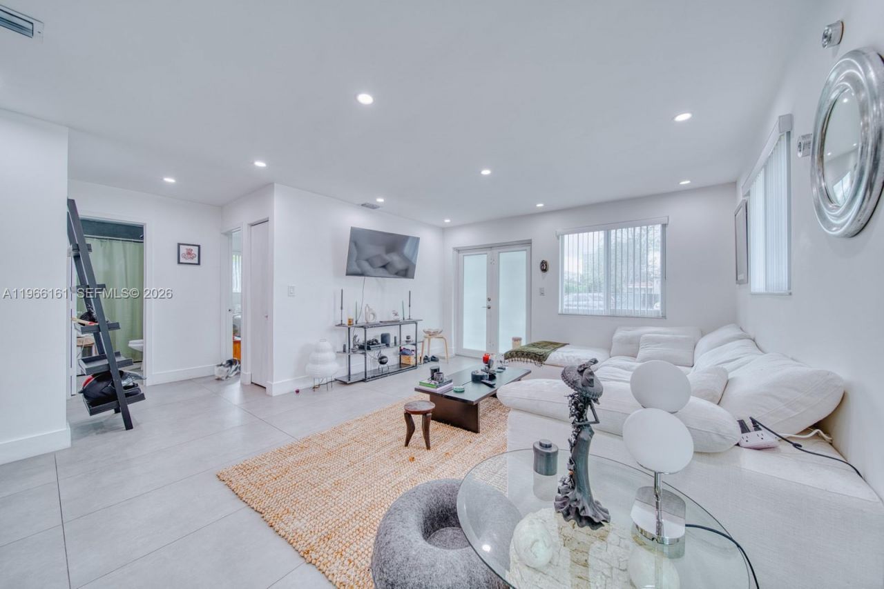 2841 SW 24th Ter, Miami, FL 33145 Photo