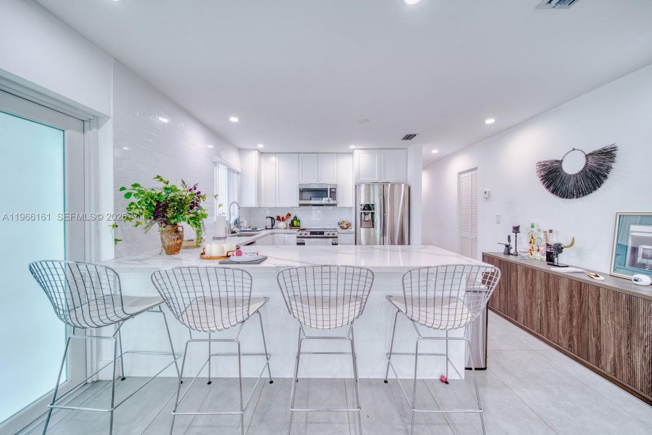 2841 SW 24th Ter, Miami, FL 33145 Photo