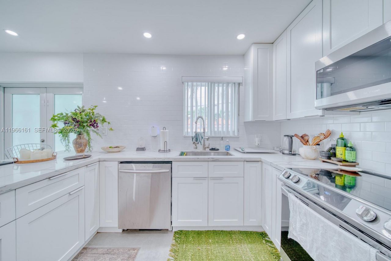 2841 SW 24th Ter, Miami, FL 33145 Photo