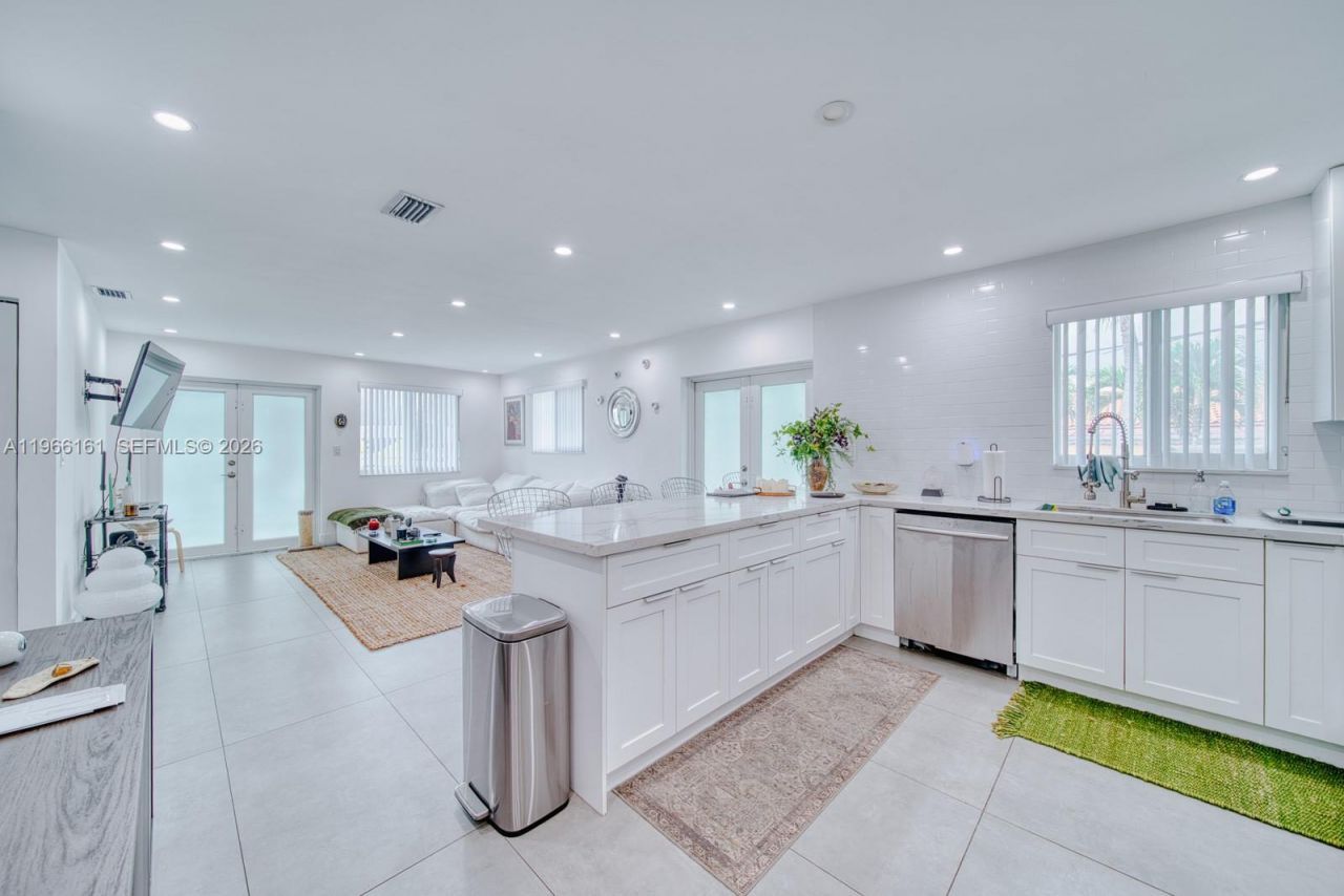 2841 SW 24th Ter, Miami, FL 33145 Photo