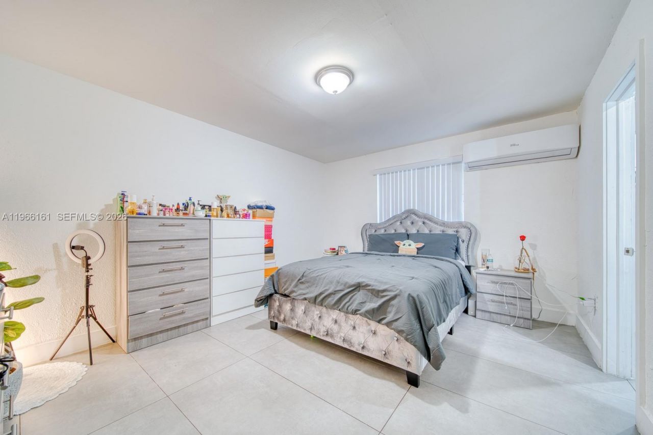 2841 SW 24th Ter, Miami, FL 33145 Photo