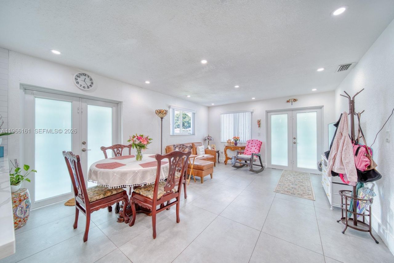 2841 SW 24th Ter, Miami, FL 33145 Photo