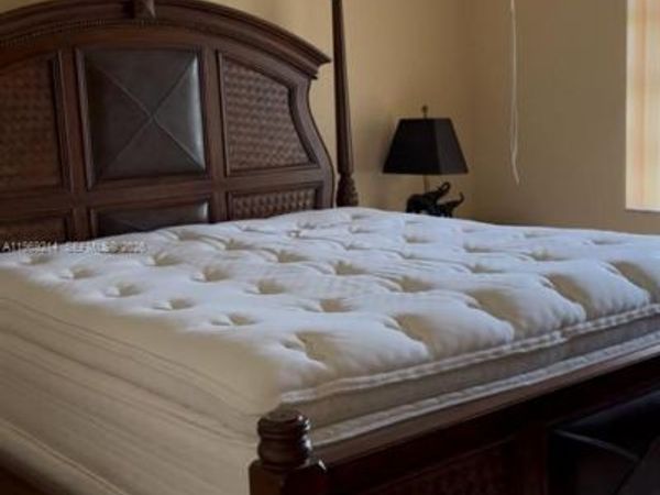 18 SW 13th St, Dania Beach, FL 33004