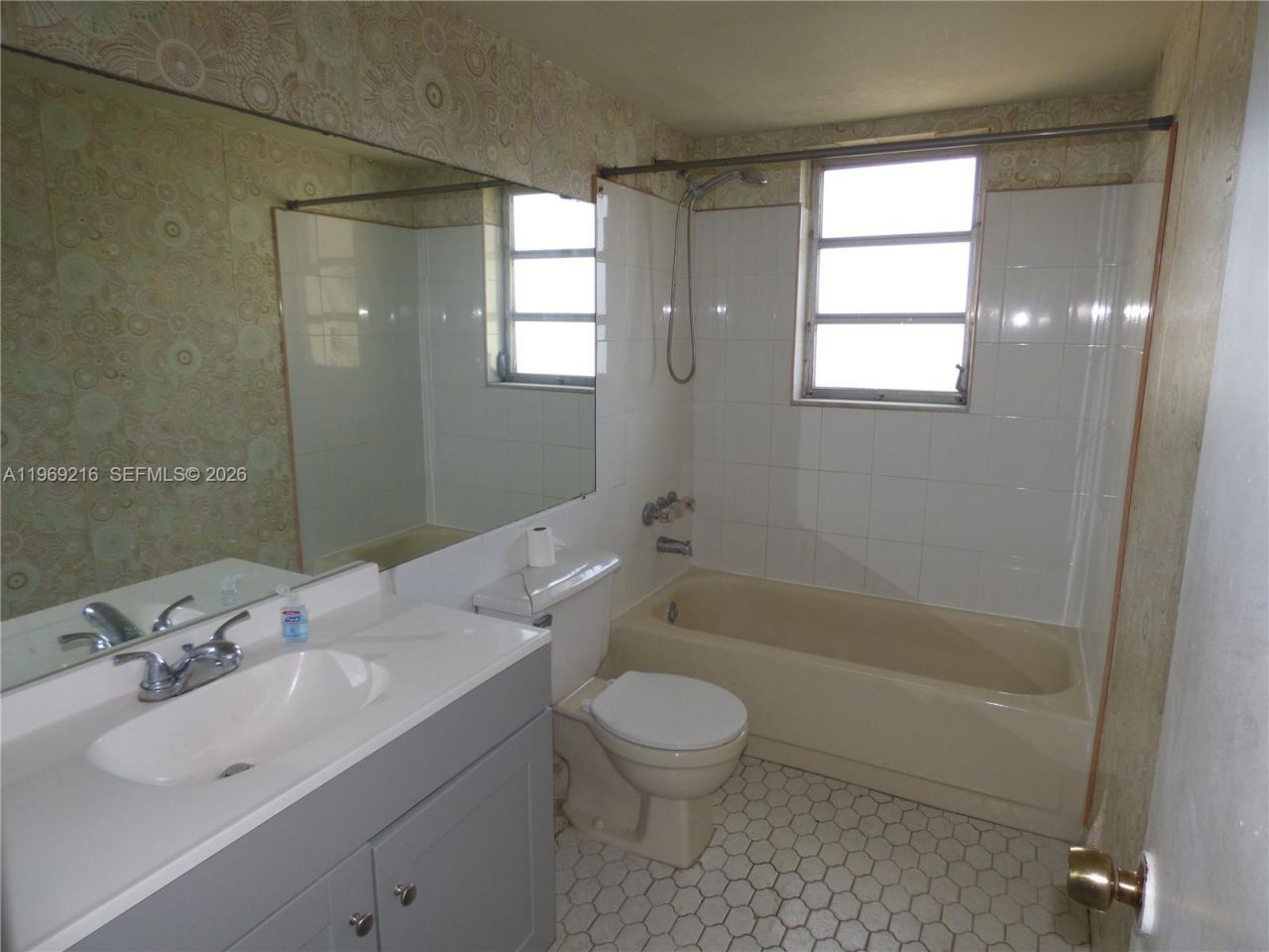 12035 NE 2nd Ave , Unit A423, North Miami, FL 33161 Photo