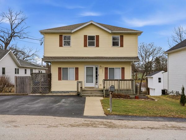 27071 N Ridge Street, Wauconda, IL 60084