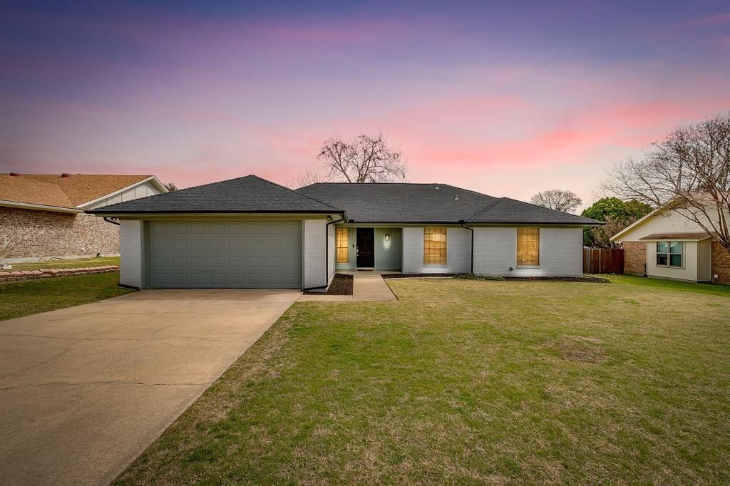 208 Meadowhill Drive, Benbrook, TX 76126 Main Photo