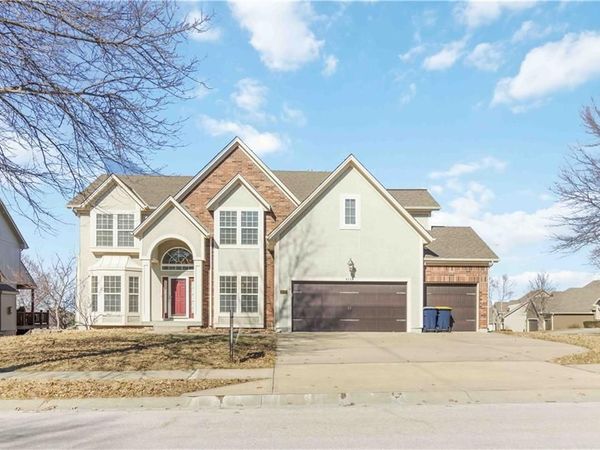 9230 N Kentucky Street, Kansas City, MO 64157