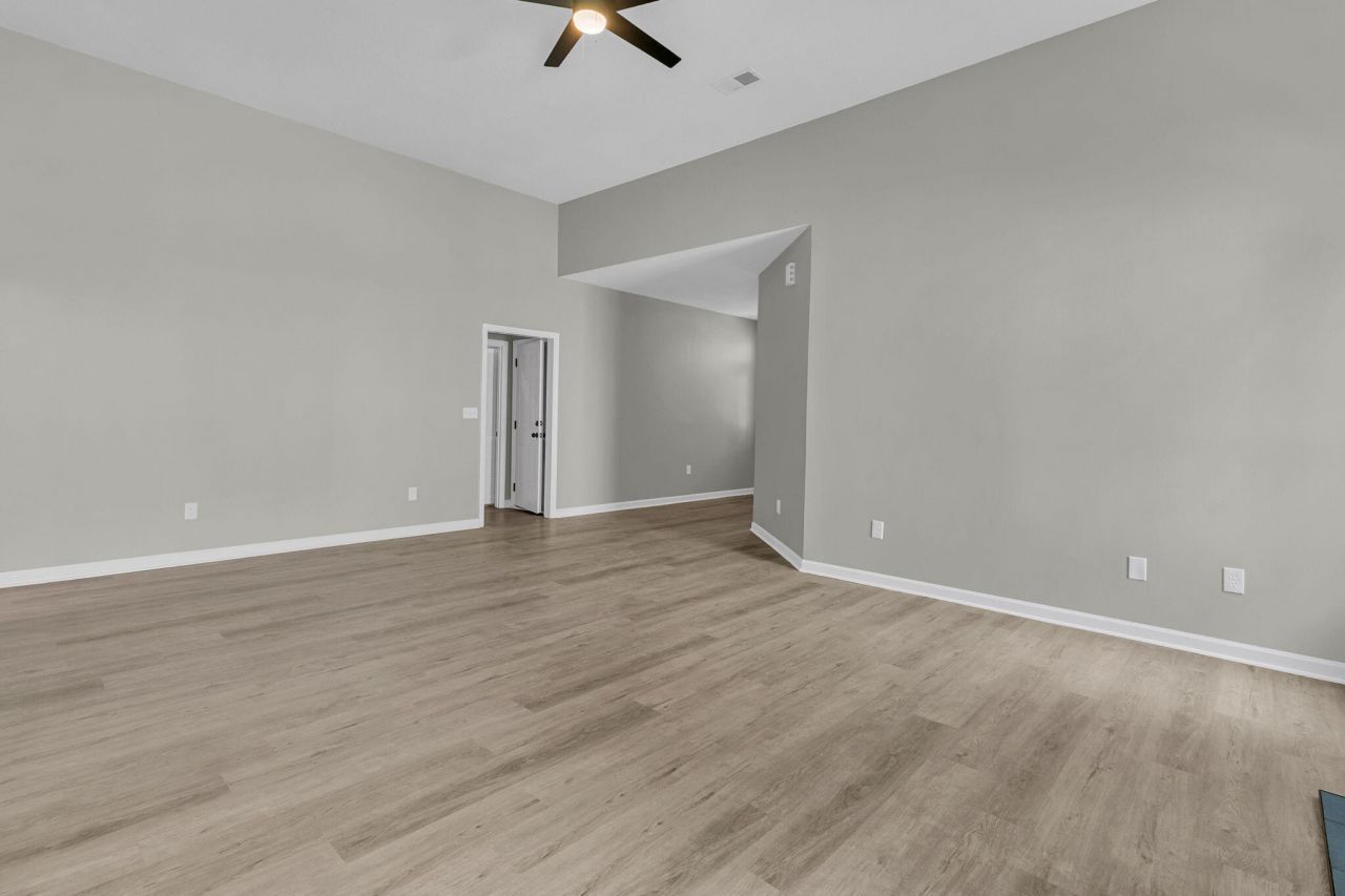 1854 Oleander Court Photo 10