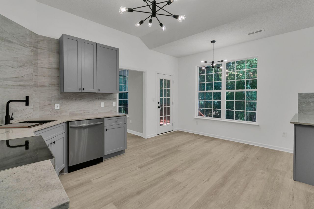 1854 Oleander Court Photo 19