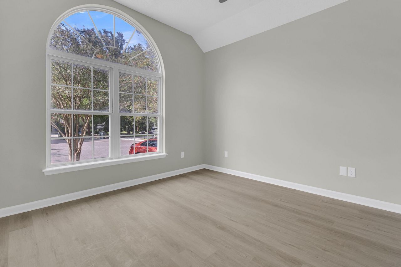 1854 Oleander Court Photo 31