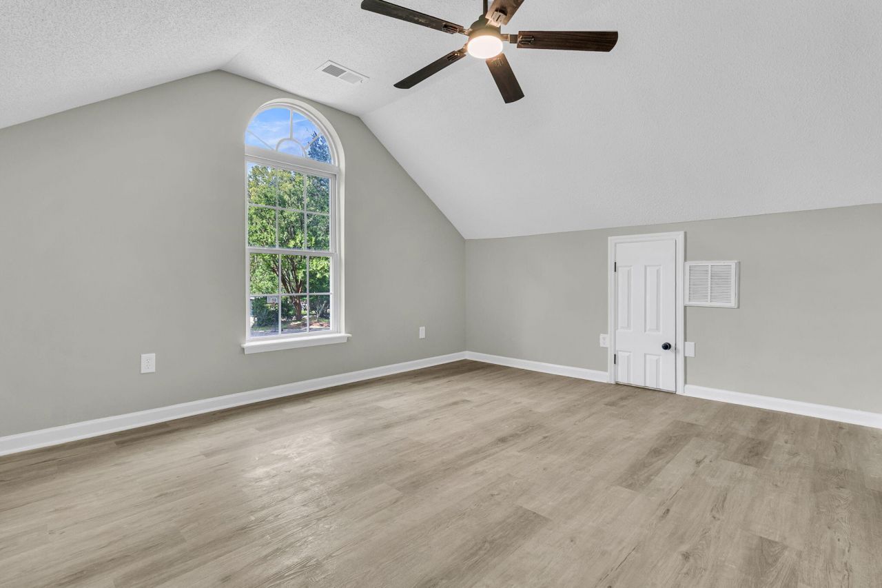 1854 Oleander Court Photo 34