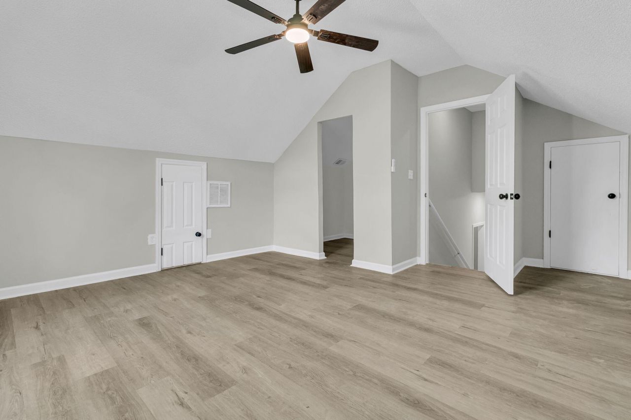 1854 Oleander Court Photo 35