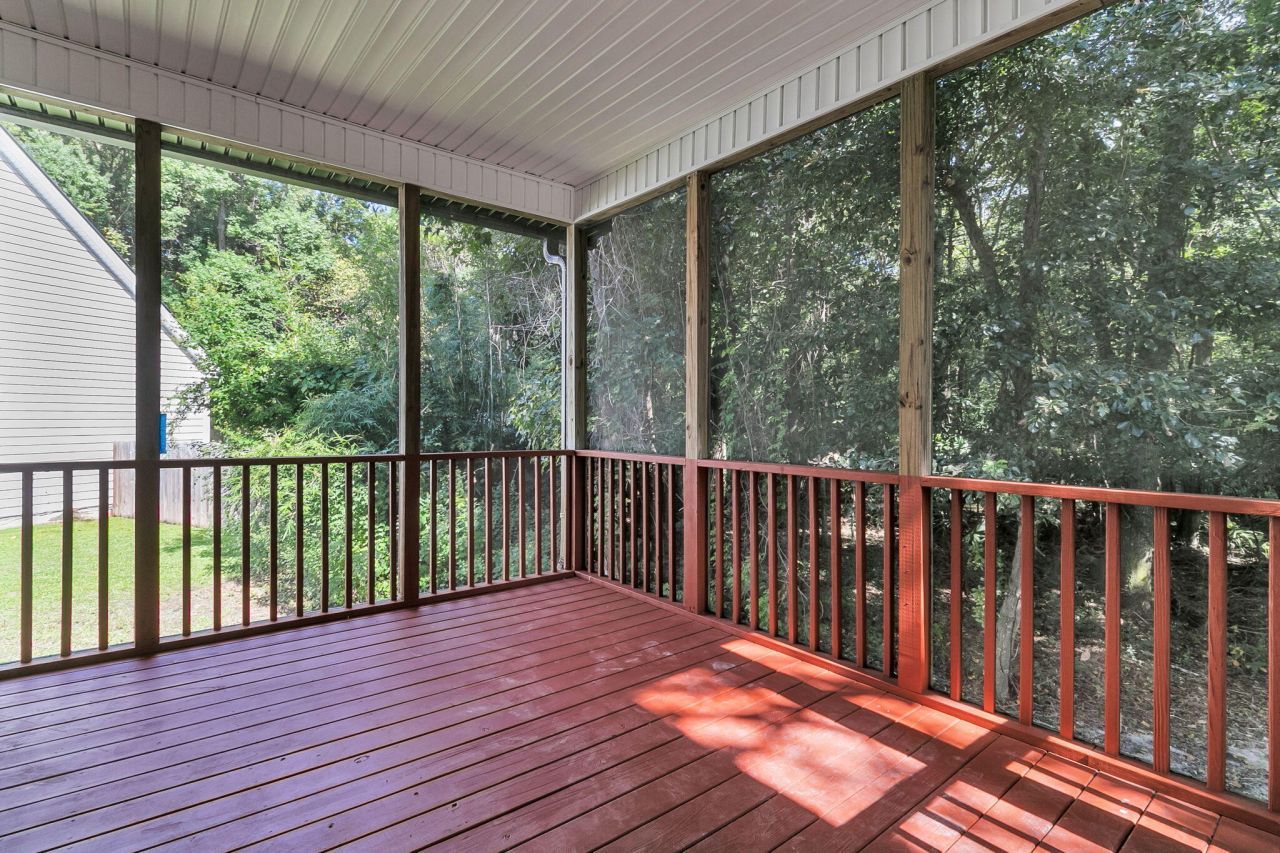 1854 Oleander Court Photo 37