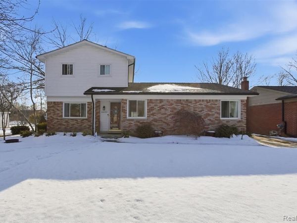 24050 Lakewood Street, St. Clair Shores, MI 48082