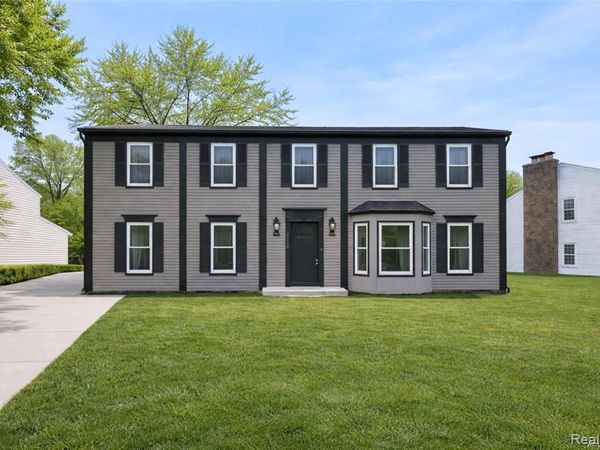 5590 Bayswater Road, West Bloomfield Twp, MI 48322