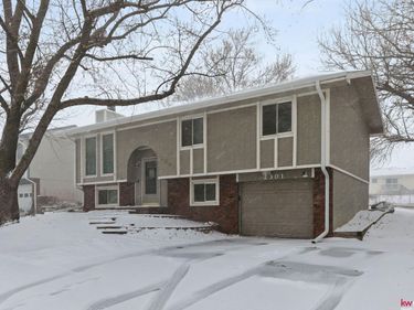 2301 NW 50 Street, Lincoln, NE 68524