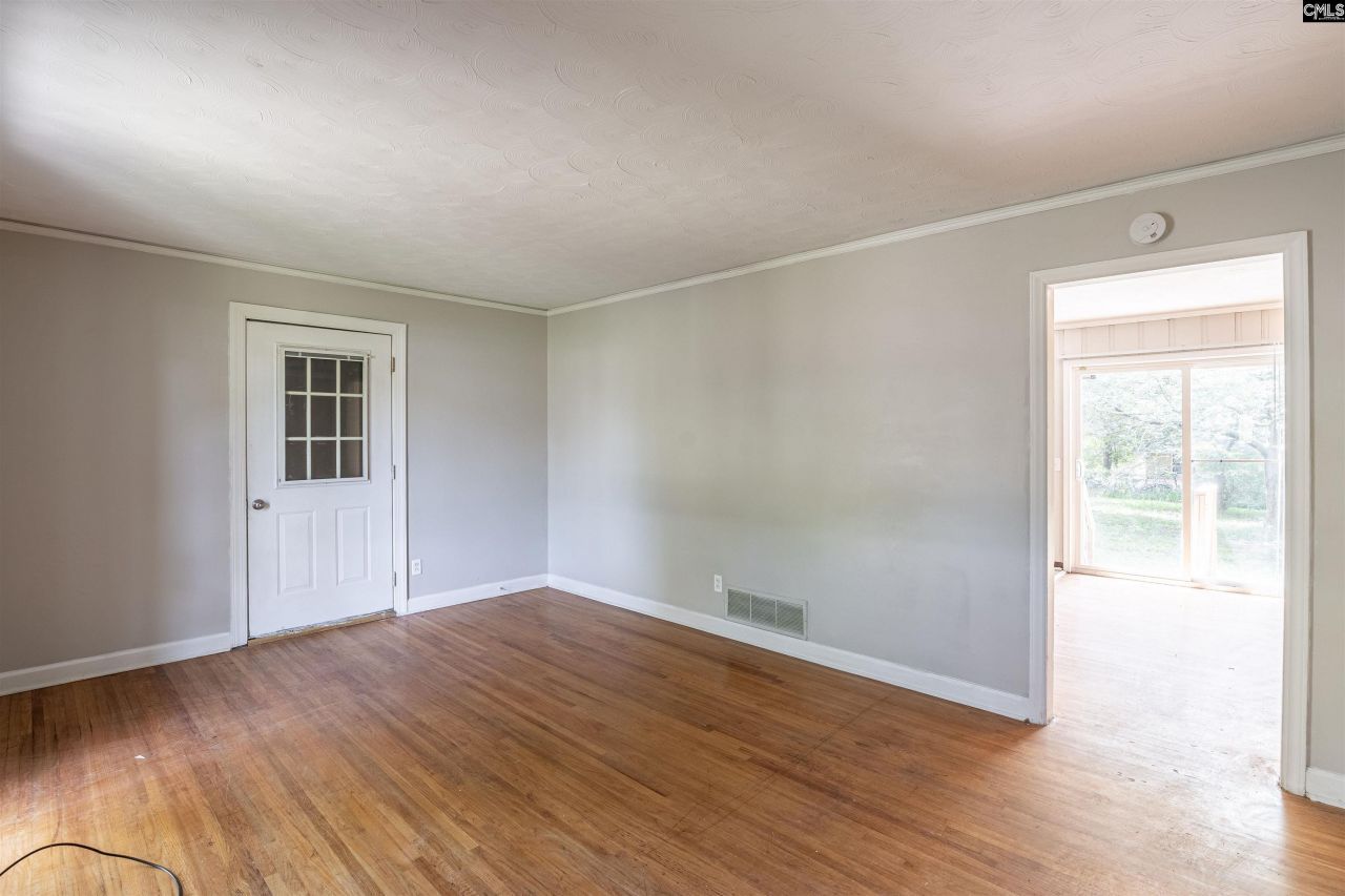 1506 Crestview Avenue Photo 4