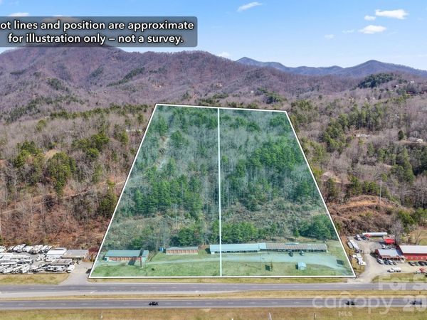 5262-5264 US 74 Highway W, Whittier, NC 28789