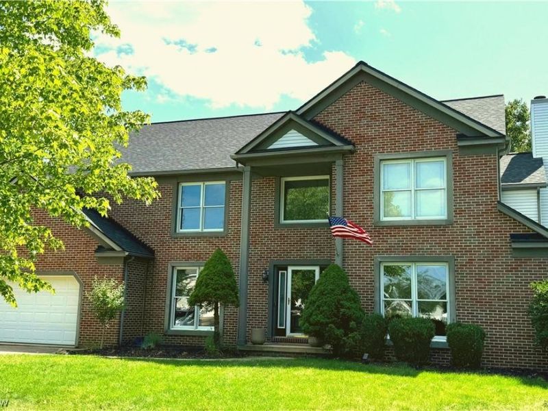 242 Ravenshollow Drive, Cuyahoga Falls, OH 44223 Photo 1