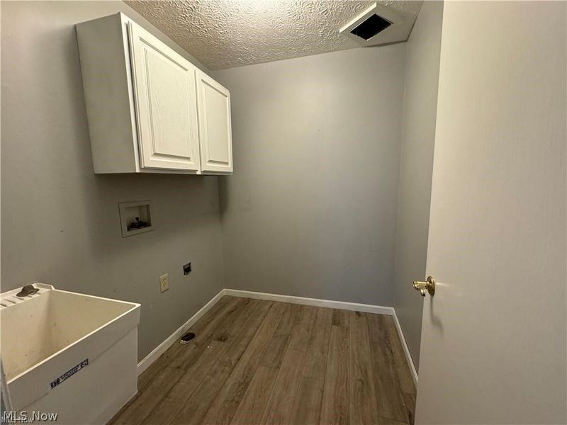 242 Ravenshollow Drive, Cuyahoga Falls, OH 44223 Photo 12