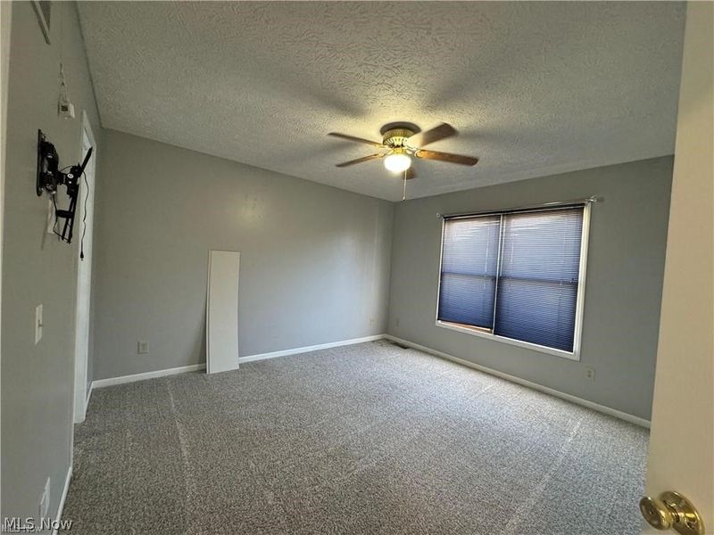 242 Ravenshollow Drive, Cuyahoga Falls, OH 44223 Photo 15