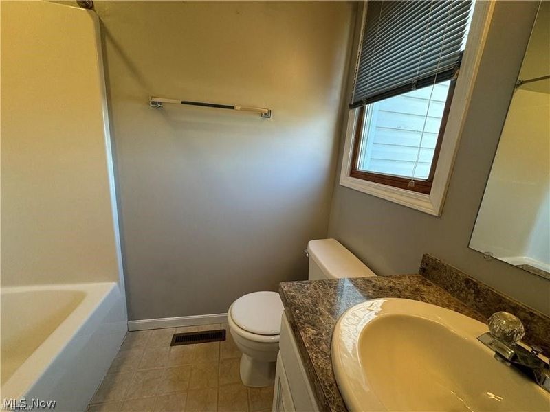 242 Ravenshollow Drive, Cuyahoga Falls, OH 44223 Photo 15