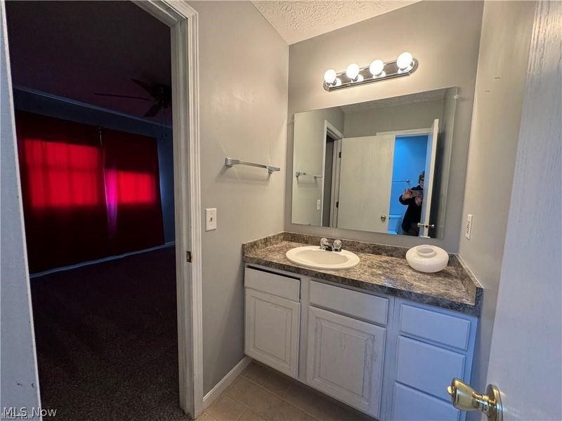 242 Ravenshollow Drive, Cuyahoga Falls, OH 44223 Photo 18