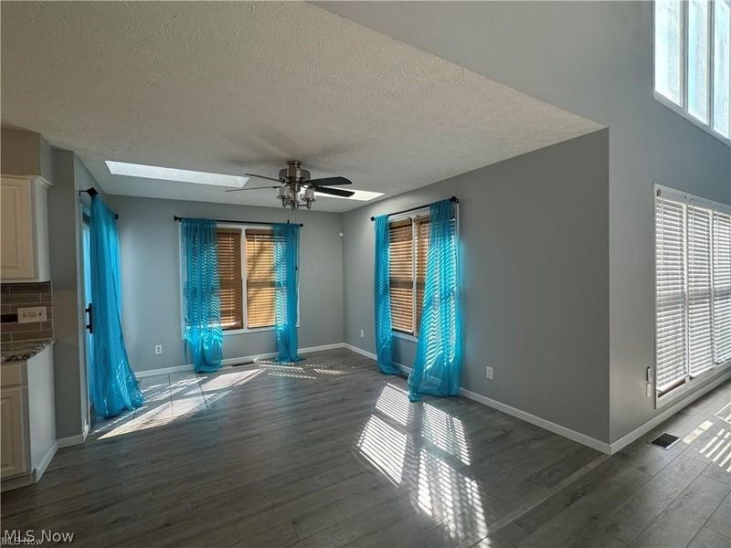 242 Ravenshollow Drive, Cuyahoga Falls, OH 44223 Photo 6